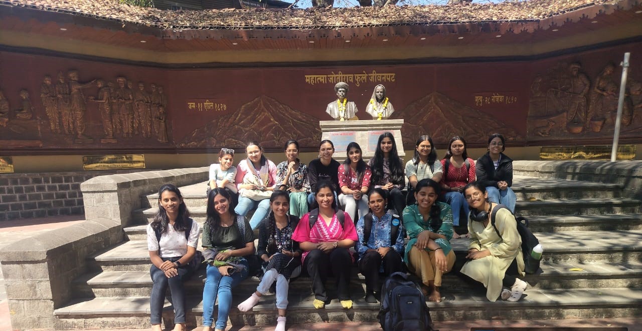 Dept of Politics and PA students at Phule Wada